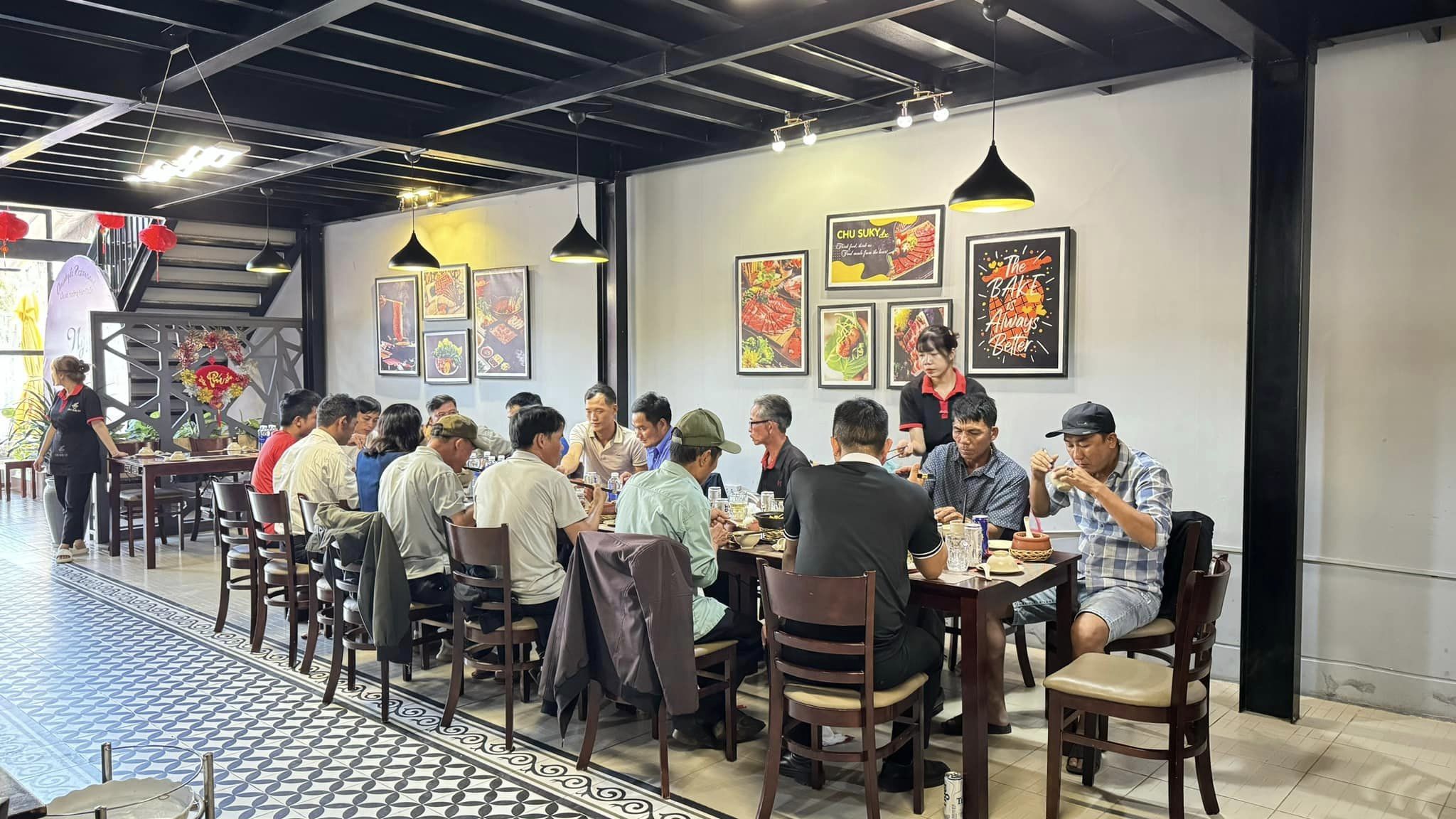 rất nhiều khách hàng yêu thích quán cơm niêu chu suky cơm niêu đồng xoài